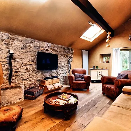 Elegant Farmhouse In With Sauna Prázdninový dům